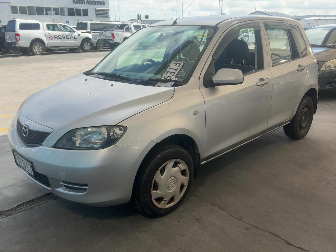 Photo '3' of Mazda Demio Photo '3' of Mazda Demio