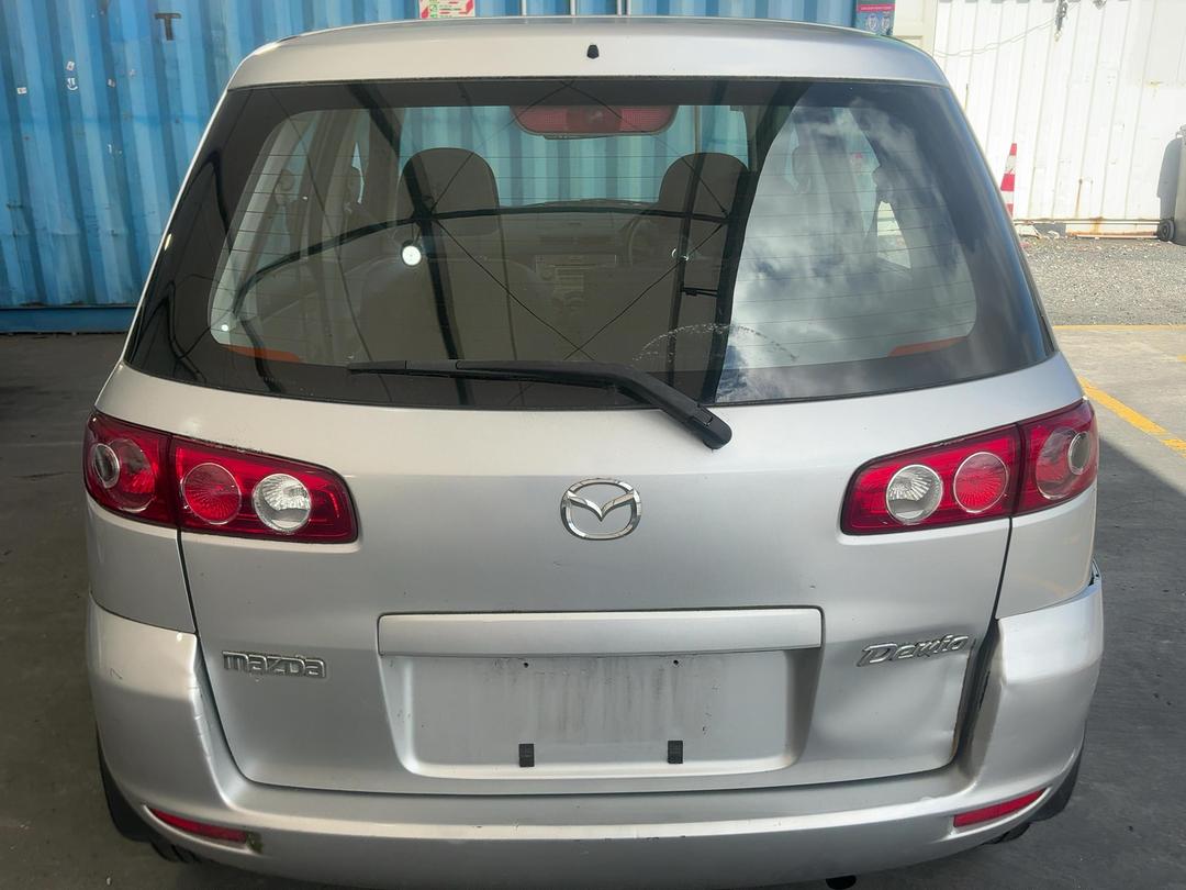 Photo '5' of Mazda Demio Photo '5' of Mazda Demio