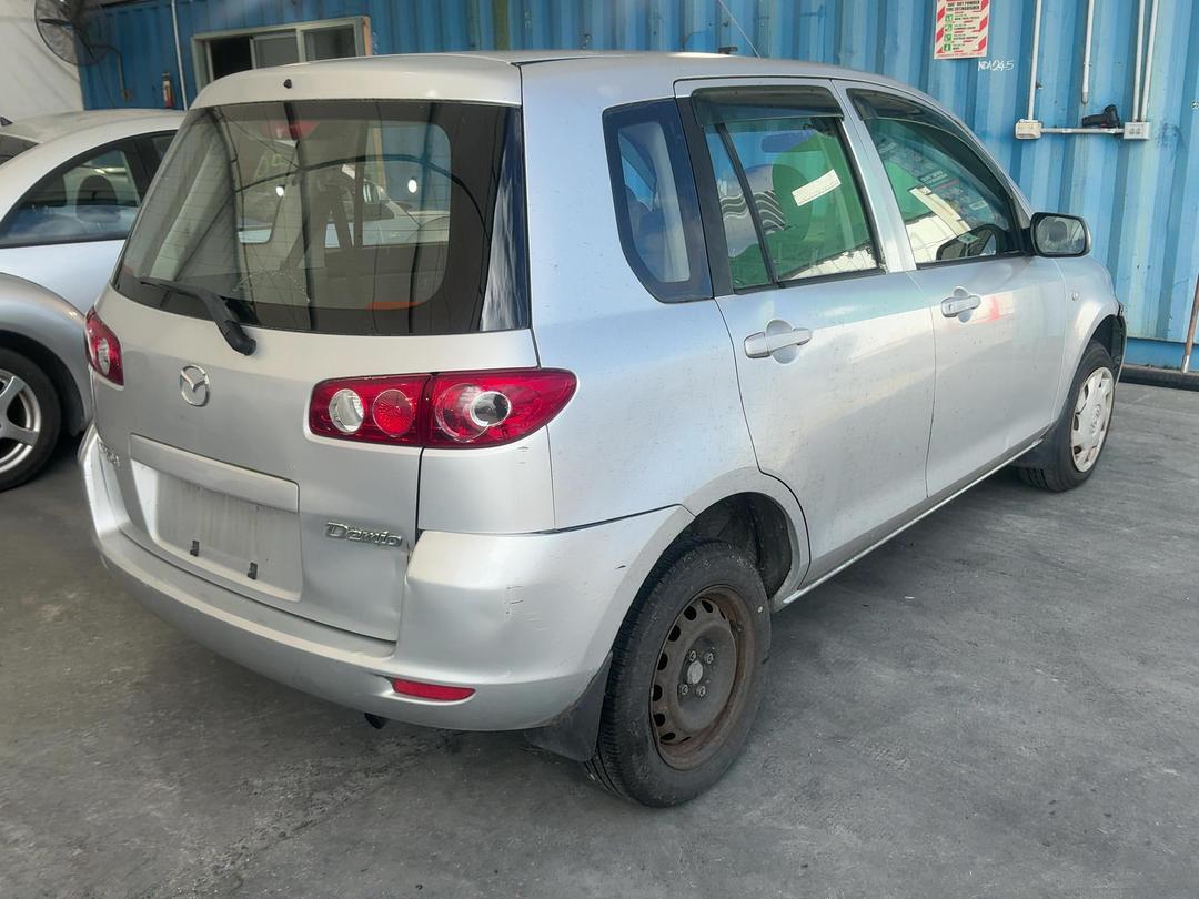 Photo '6' of Mazda Demio Photo '6' of Mazda Demio