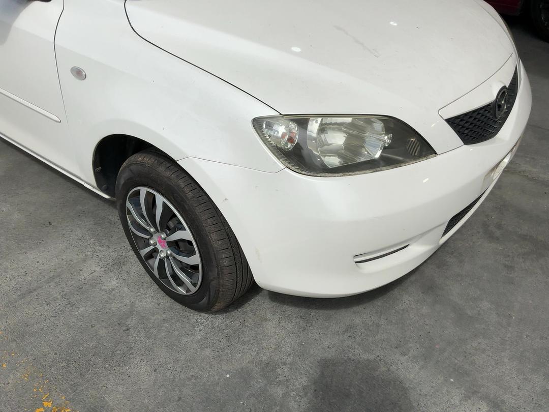 Photo '2' of Mazda Demio