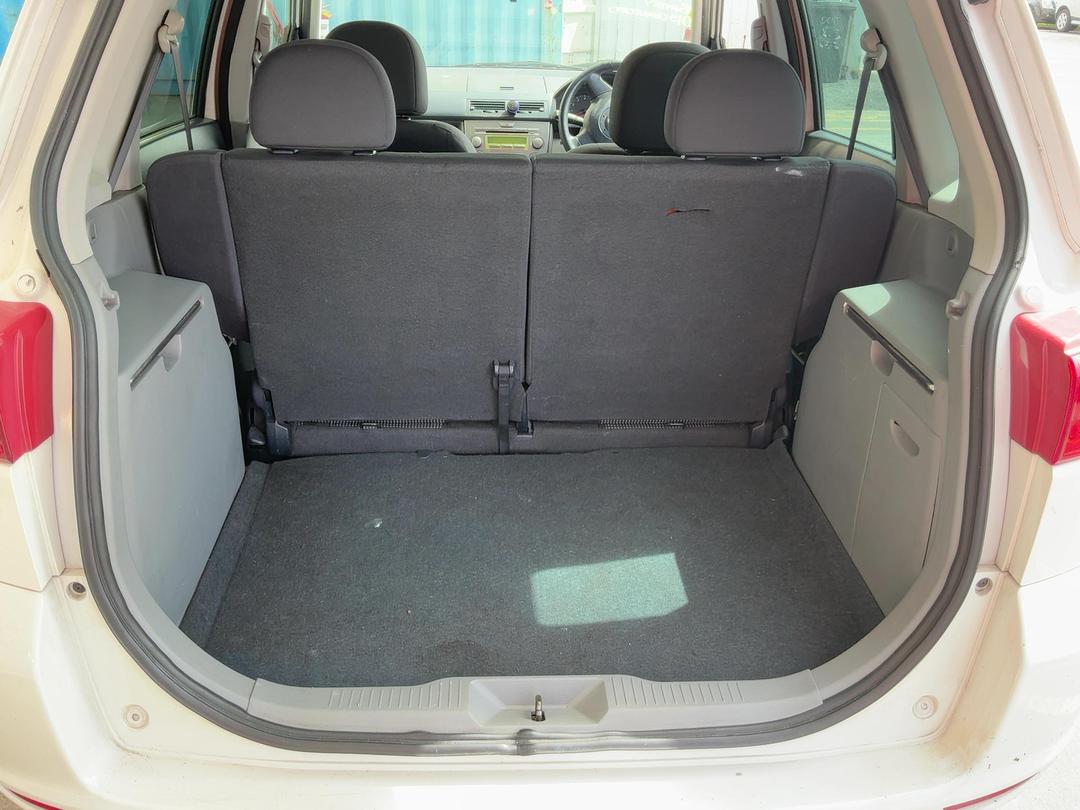 Photo '7' of Mazda Demio