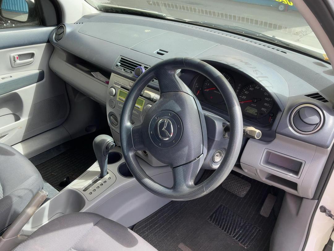 Photo '11' of Mazda Demio