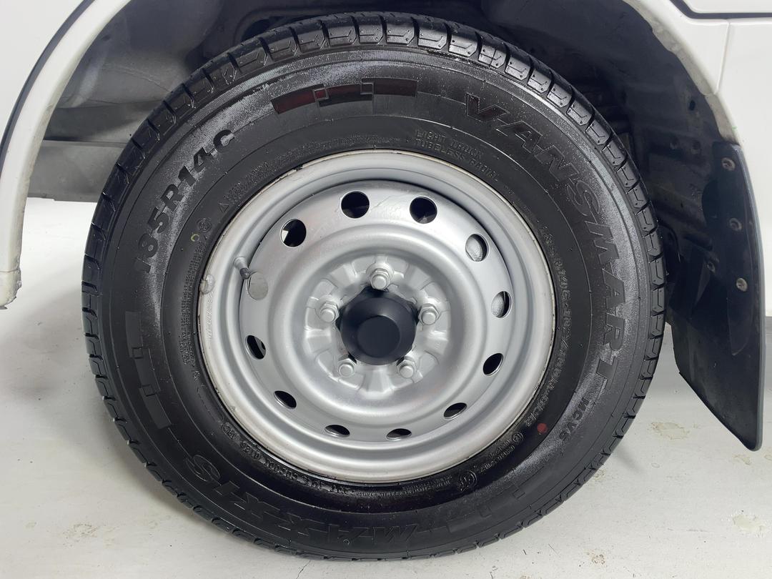 Photo '10' of Mazda E1800