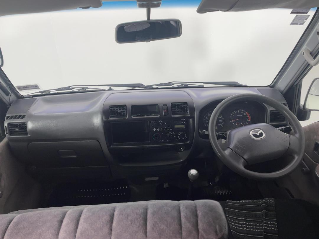 Photo '17' of Mazda E1800