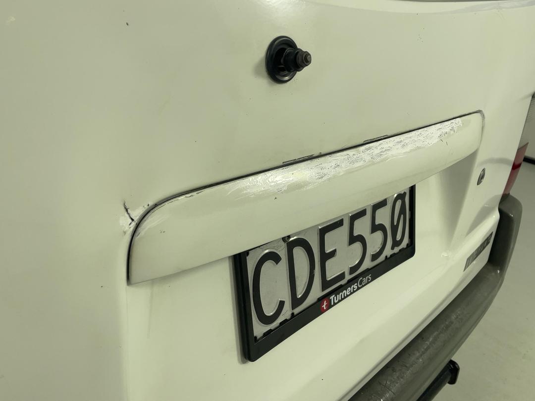 Photo '24' of Mazda E1800