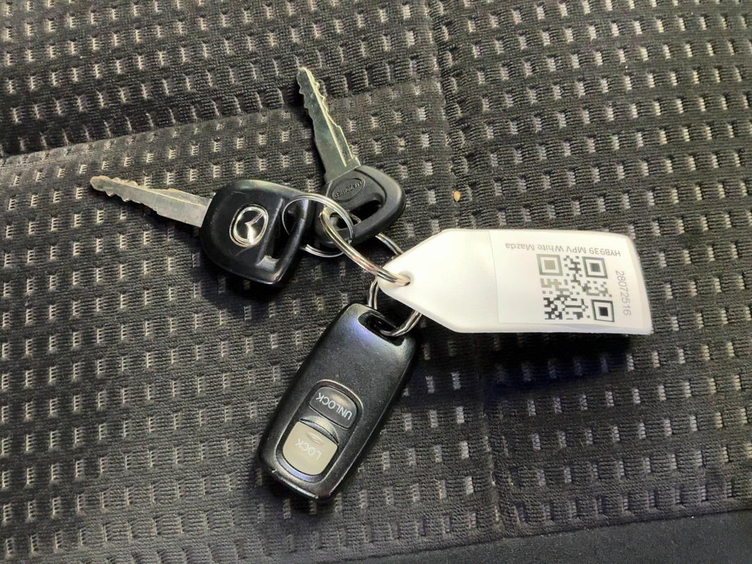 Photo '19' of Mazda MPV LX