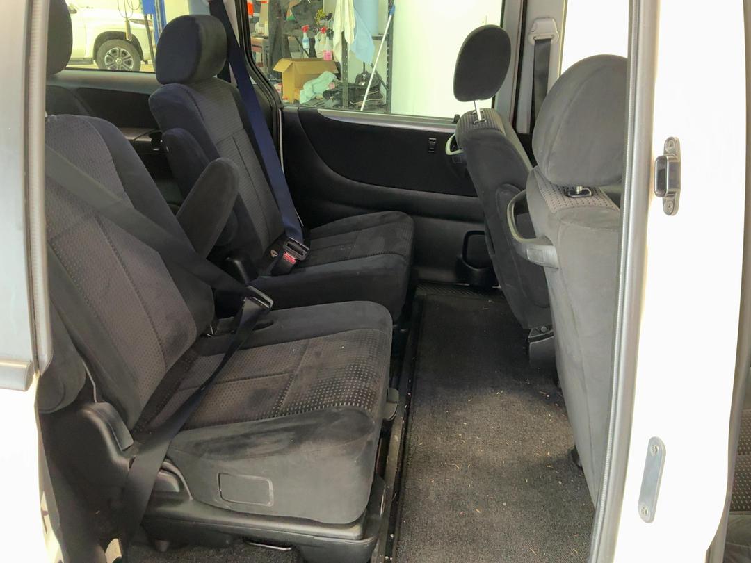 Photo '17' of Mazda MPV LX