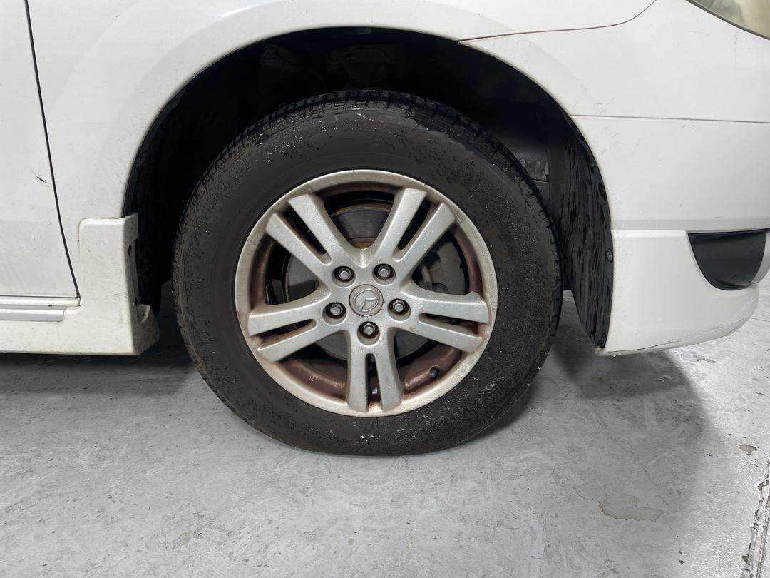 Photo '2' of Mazda MPV 23S