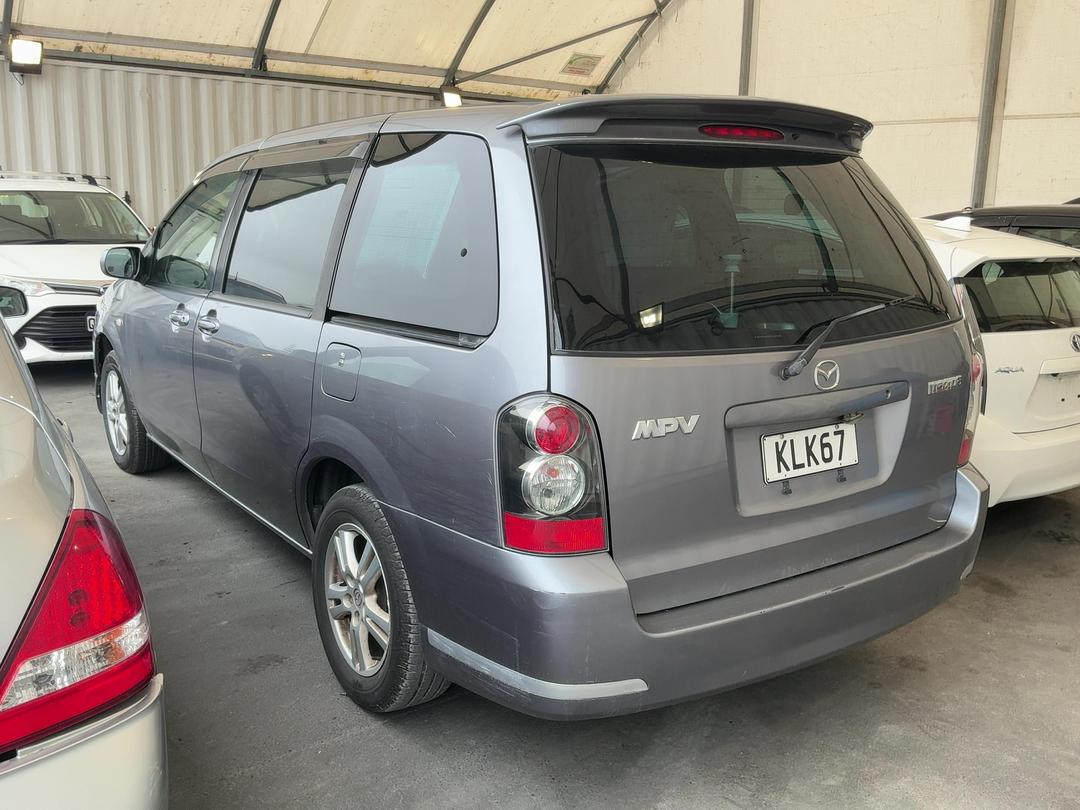 Photo '7' of Mazda MPV 2300