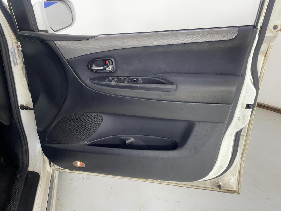 Photo '15' of Mazda MPV