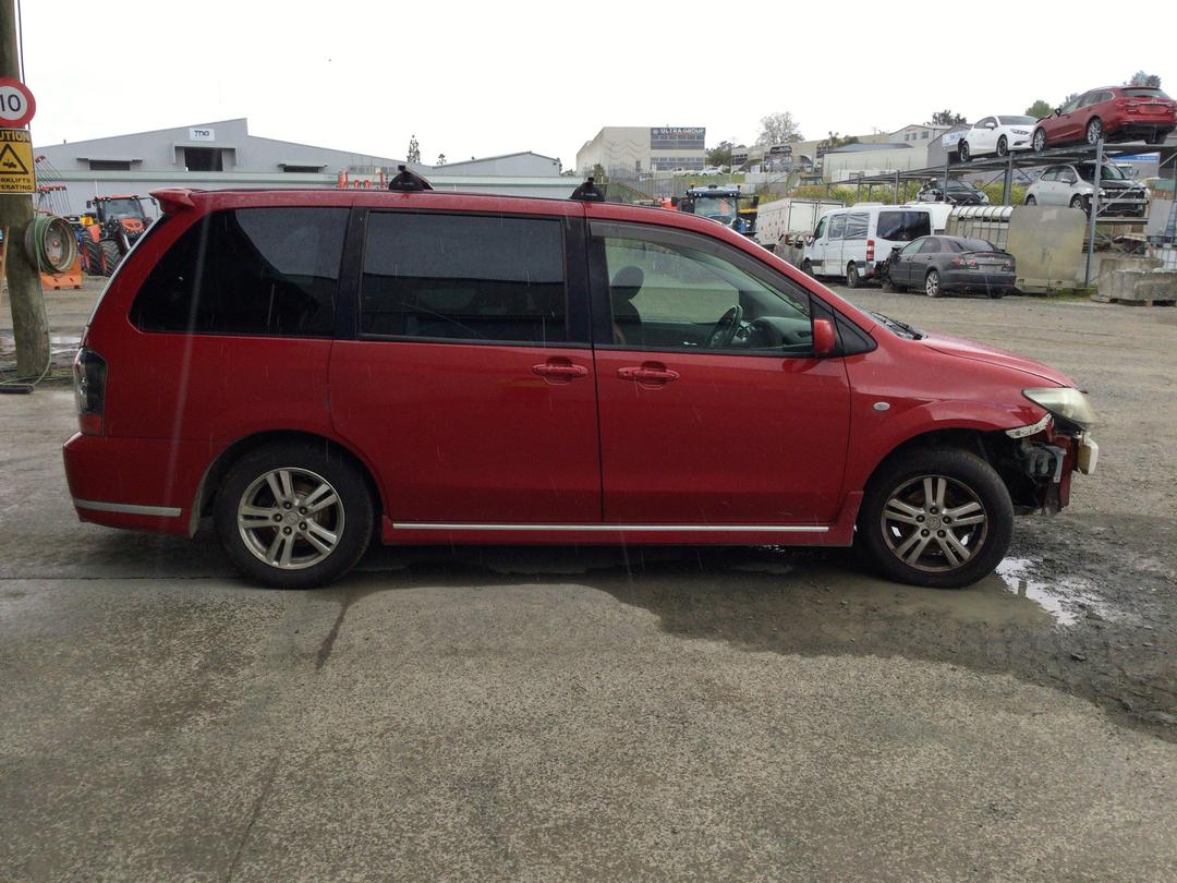 Photo '8' of Mazda MPV 2300 Photo '8' of Mazda MPV 2300