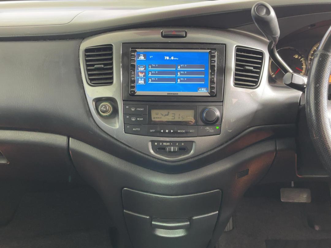 Photo '16' of Mazda MPV 2300 Photo '16' of Mazda MPV 2300