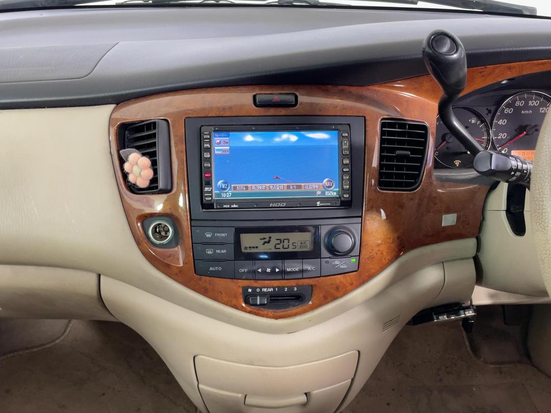 Photo '18' of Mazda MPV