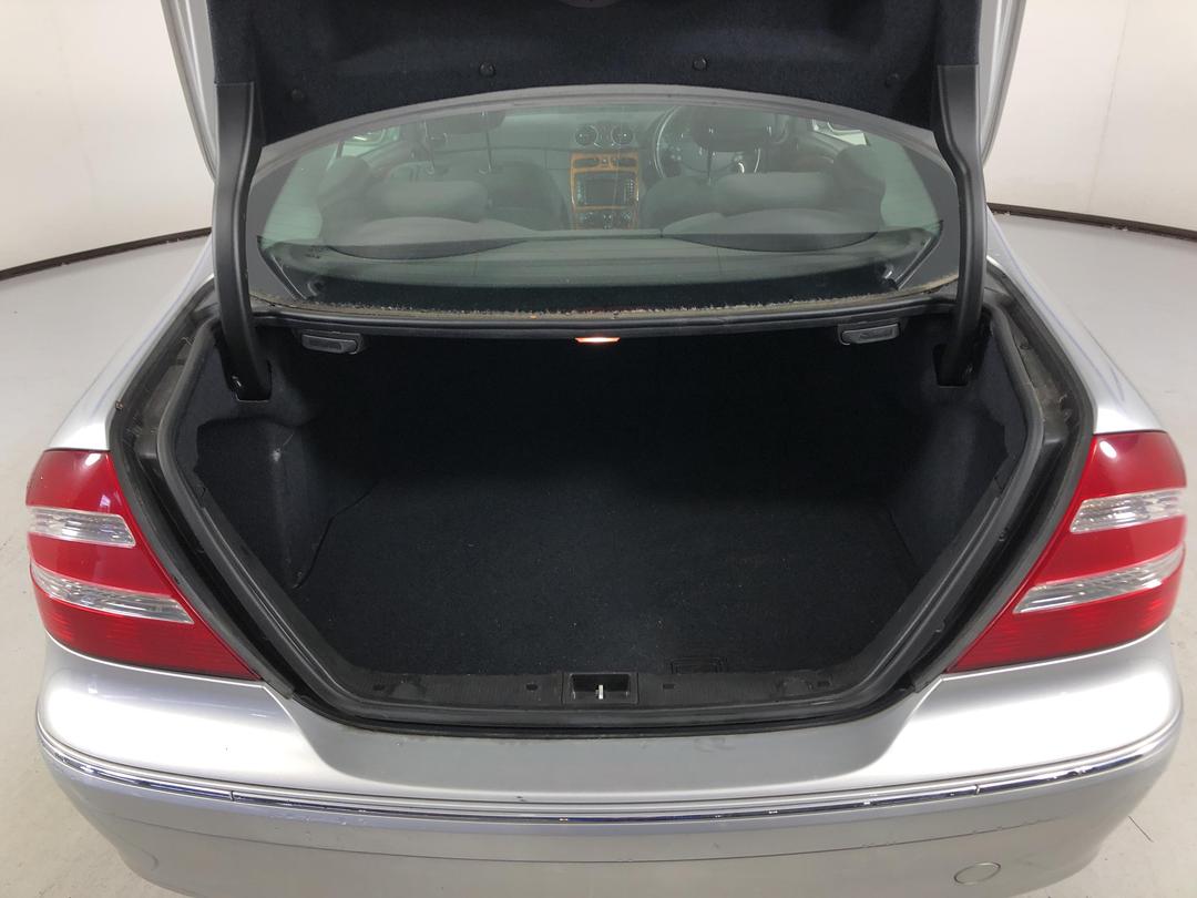 Photo '12' of Mercedes-Benz CLK240