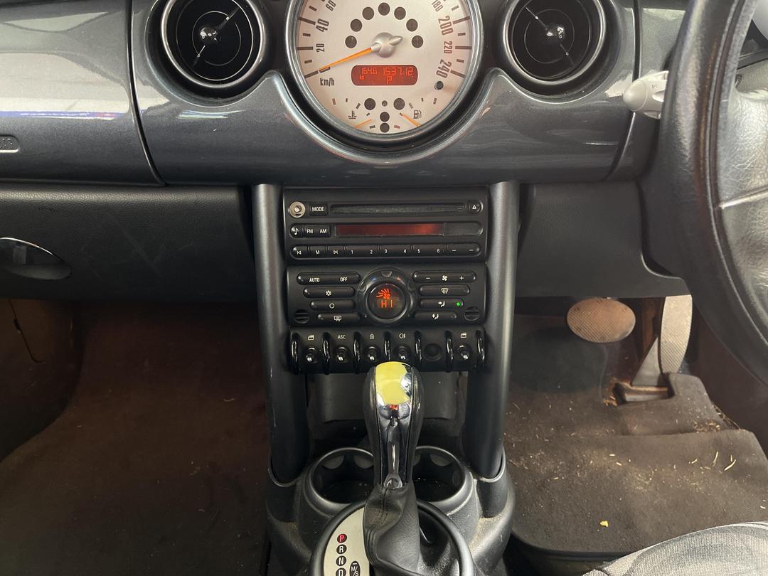 Photo '16' of Mini ONE