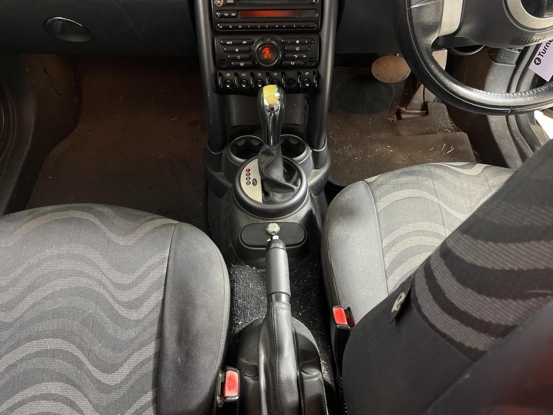 Photo '20' of Mini ONE