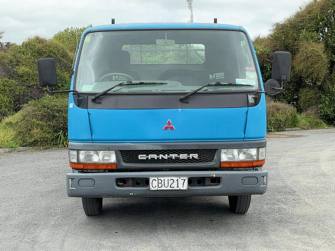 Photo '12' of Mitsubishi Canter FE112C4 Flat Deck
