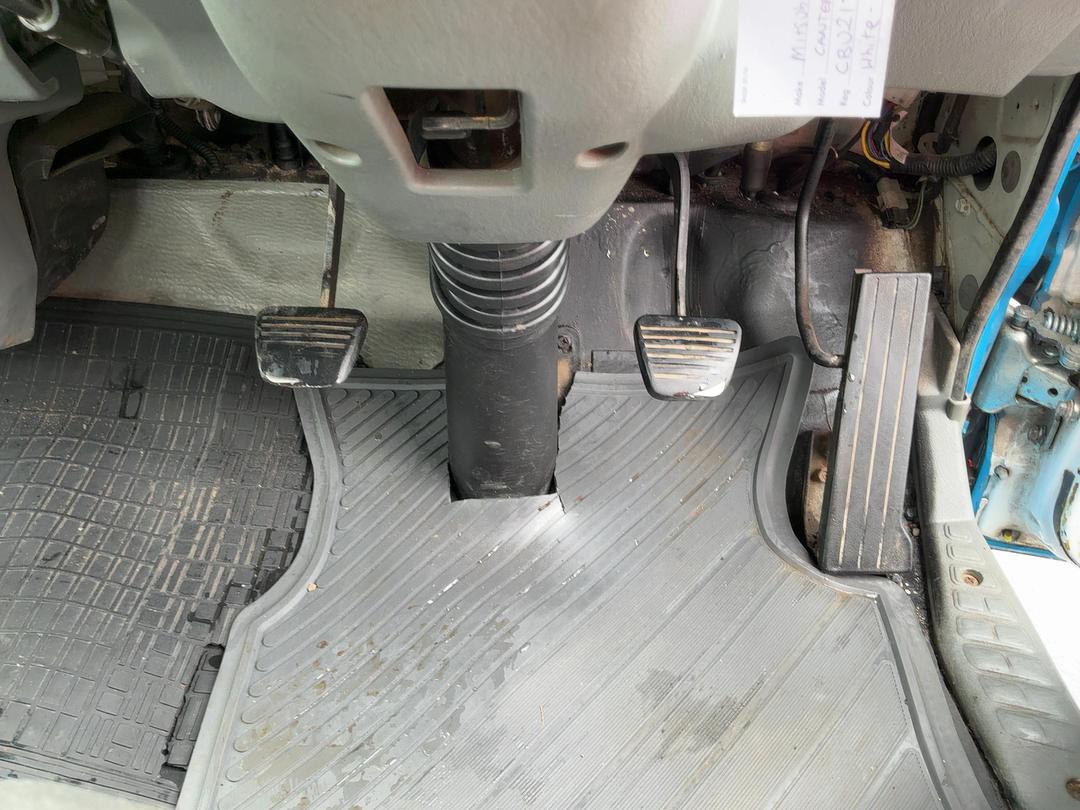 Photo '18' of Mitsubishi Canter FE112C4 Flat Deck