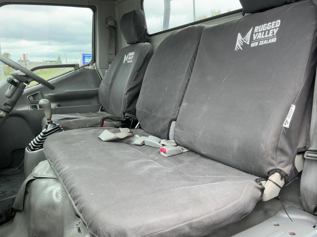 Photo '22' of Mitsubishi Canter FE112C4 Flat Deck