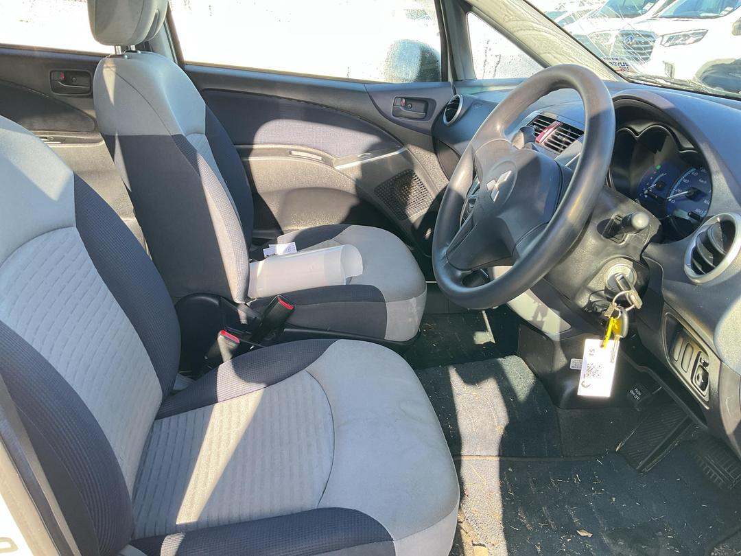 Photo '6' of Mitsubishi Colt