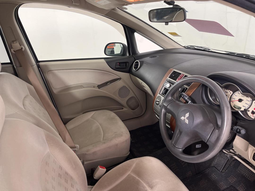 Photo '14' of Mitsubishi Colt