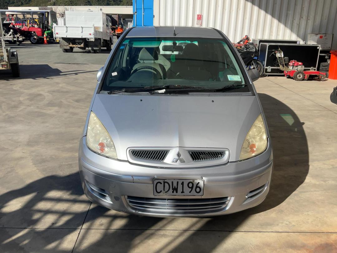 Photo '2' of Mitsubishi Colt Photo '2' of Mitsubishi Colt