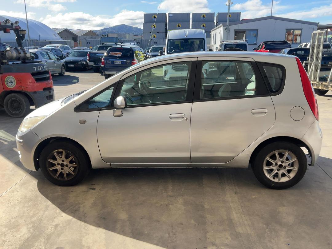 Photo '4' of Mitsubishi Colt Photo '4' of Mitsubishi Colt