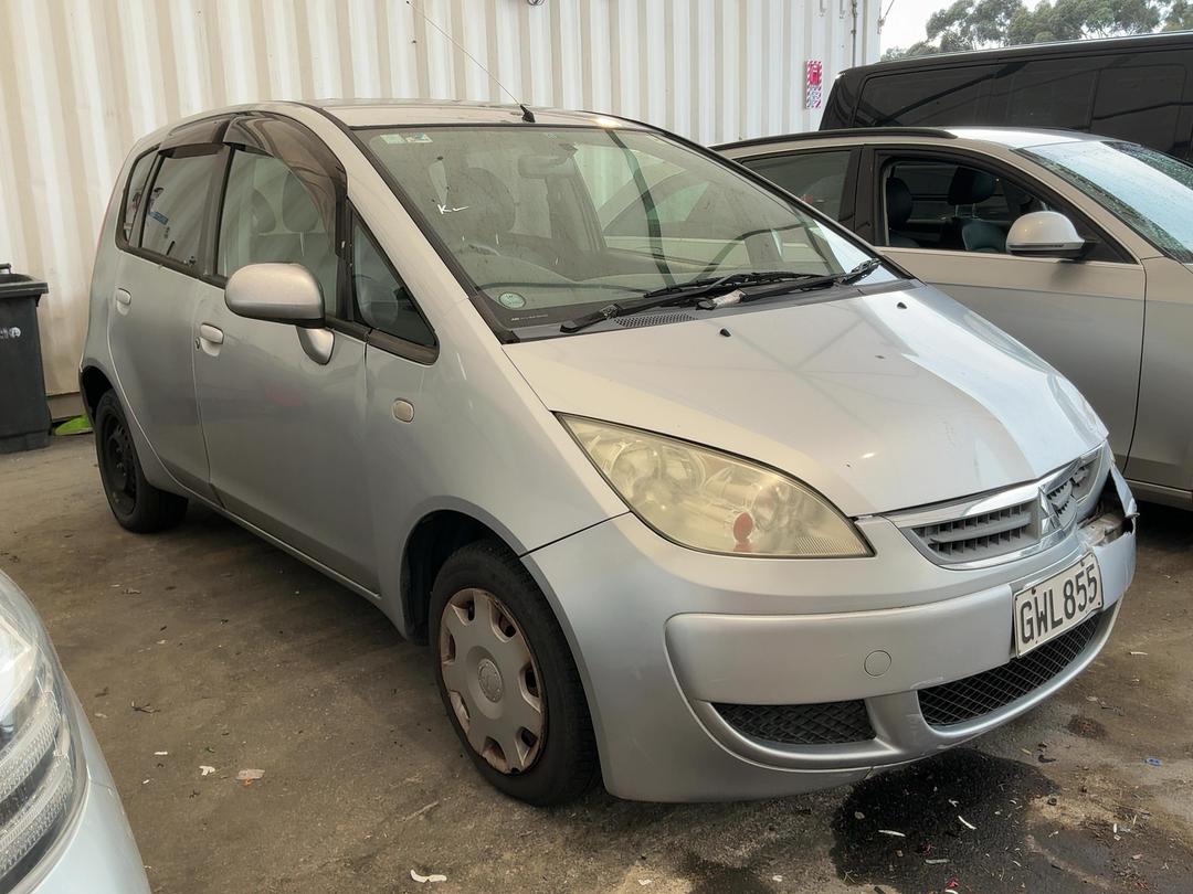 Photo '4' of Mitsubishi Colt Photo '4' of Mitsubishi Colt