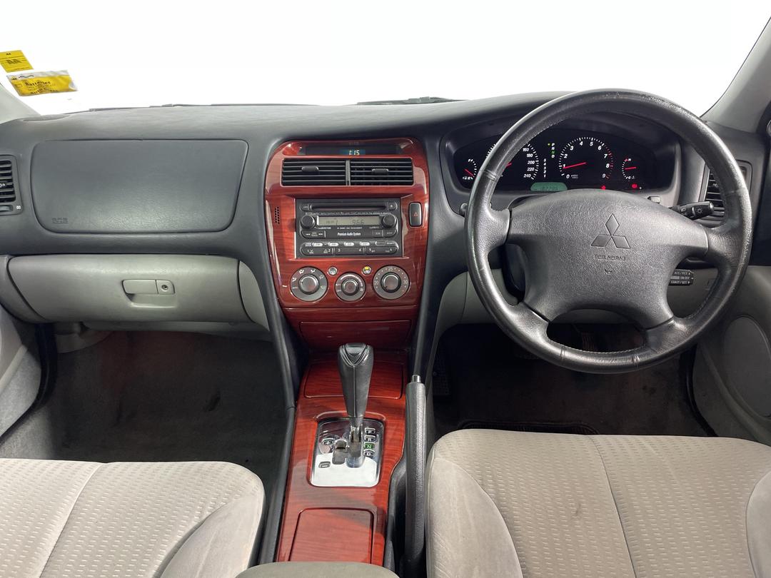 Photo '18' of Mitsubishi Diamante