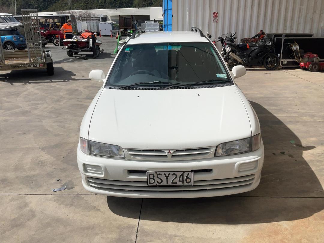 Photo '2' of Mitsubishi Lancer Glxi Photo '2' of Mitsubishi Lancer Glxi