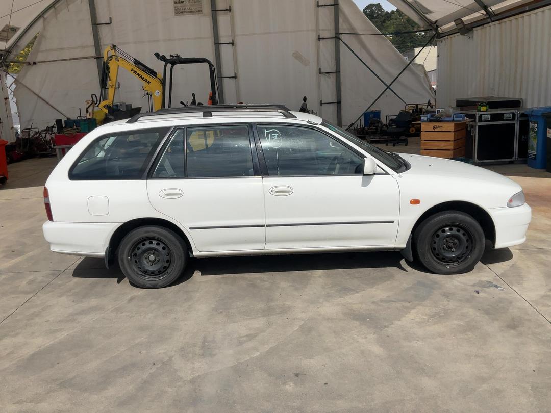 Photo '8' of Mitsubishi Lancer Glxi Photo '8' of Mitsubishi Lancer Glxi