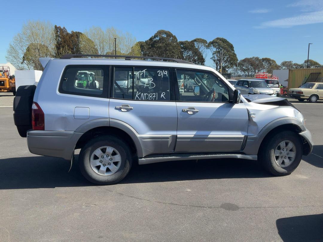 Photo '9' of Mitsubishi Pajero Exceed LWB
