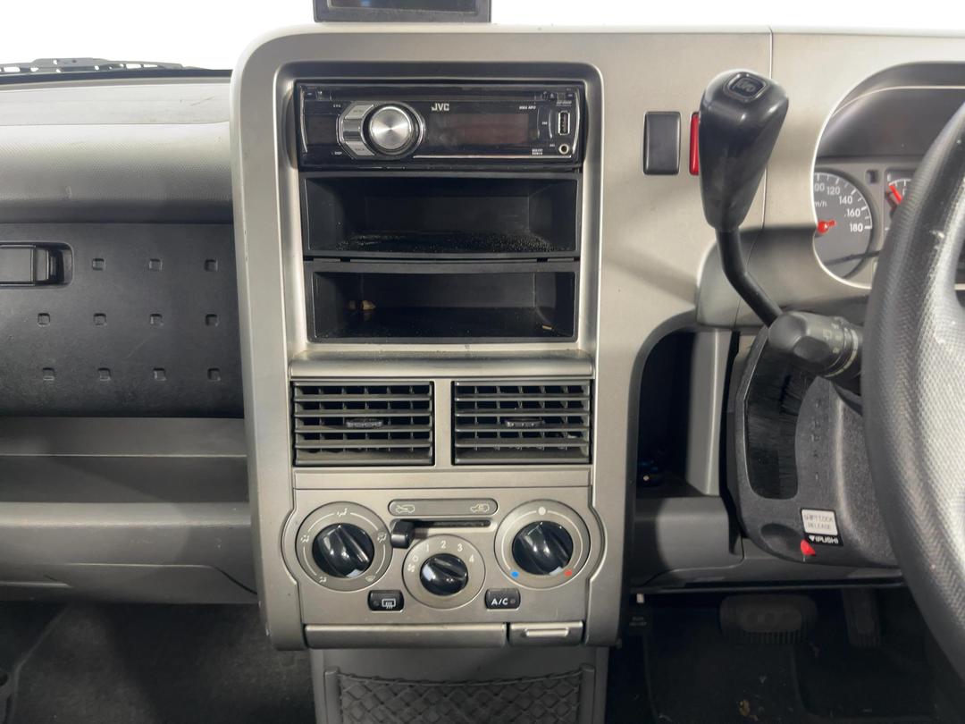 Photo '18' of Nissan Cube