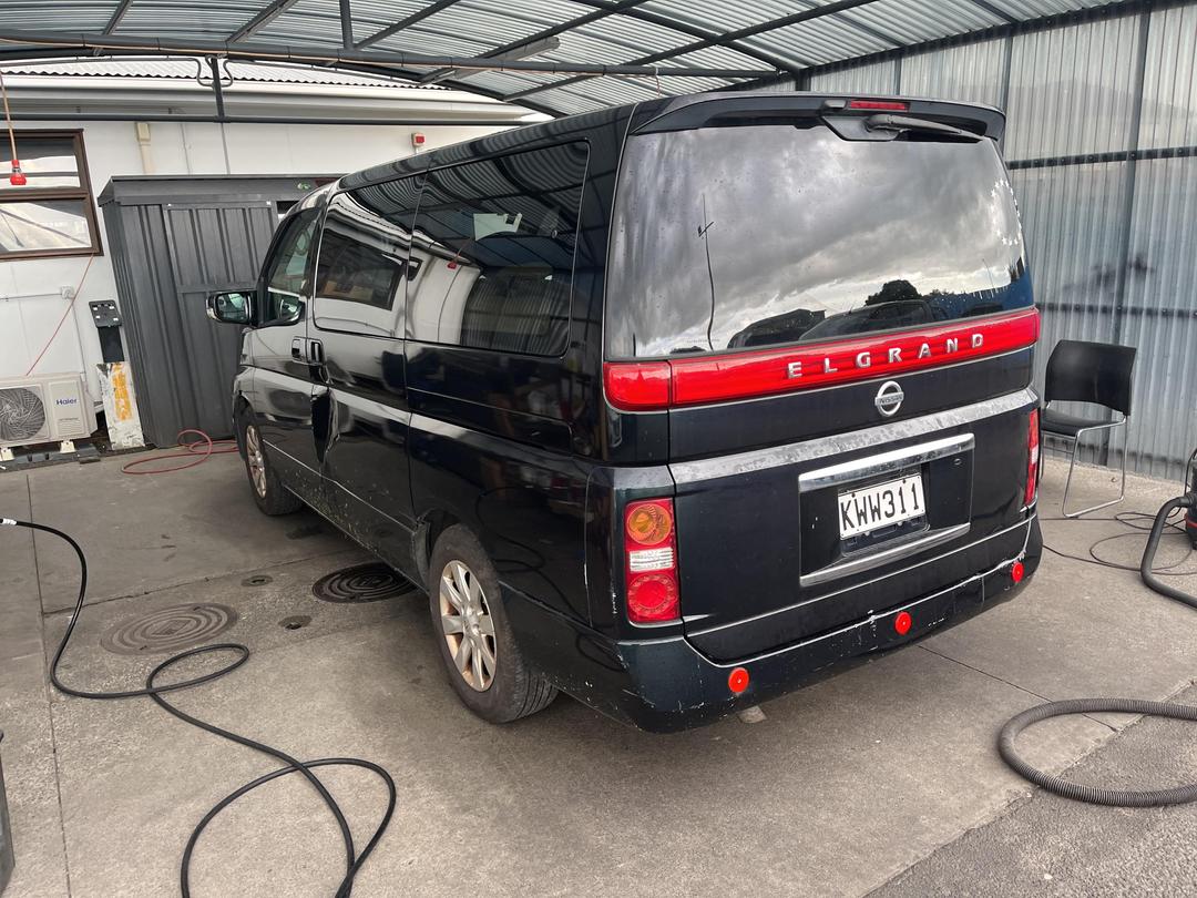 Photo '4' of Nissan Elgrand