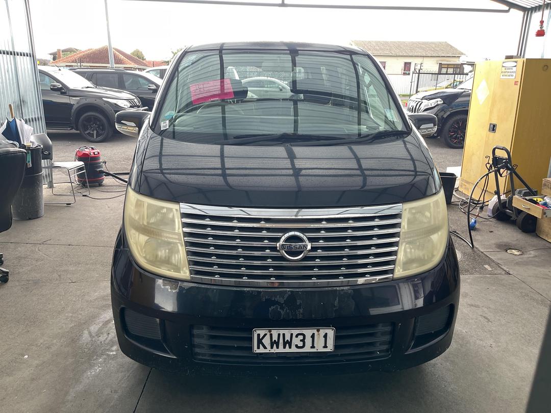 Photo '2' of Nissan Elgrand