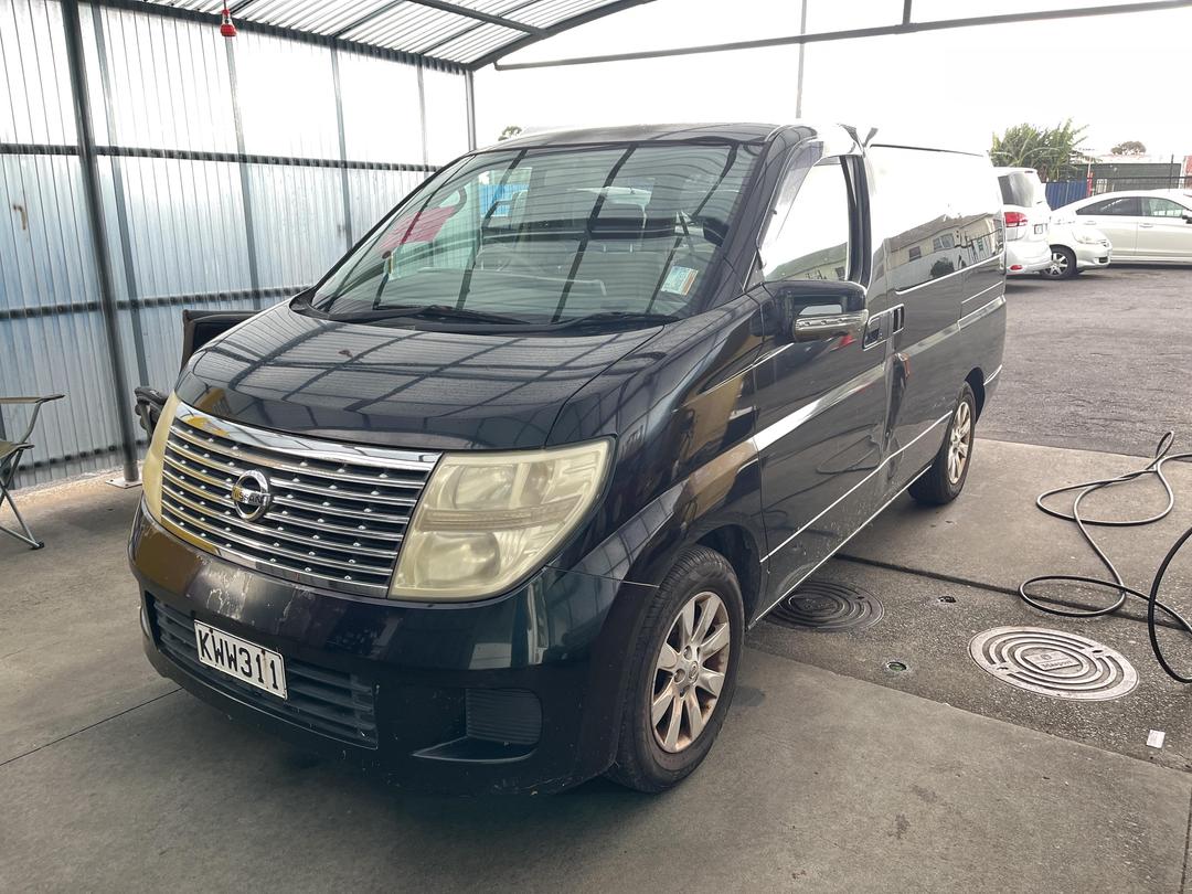 Photo '3' of Nissan Elgrand