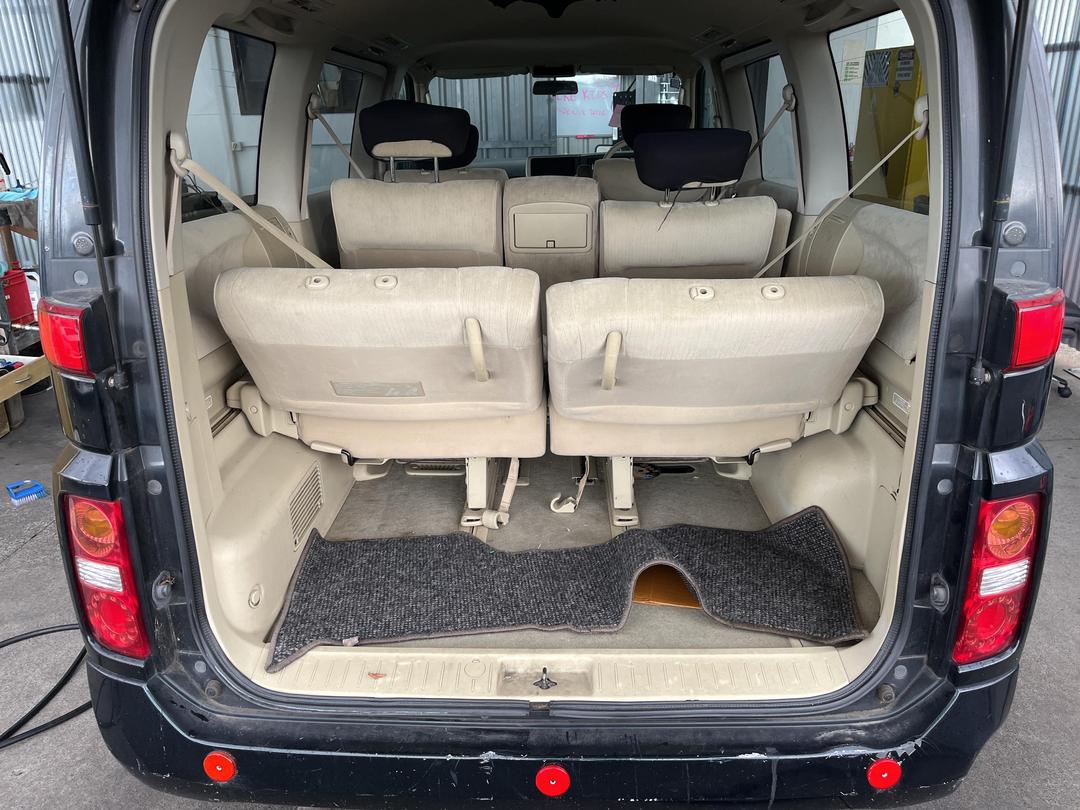 Photo '12' of Nissan Elgrand