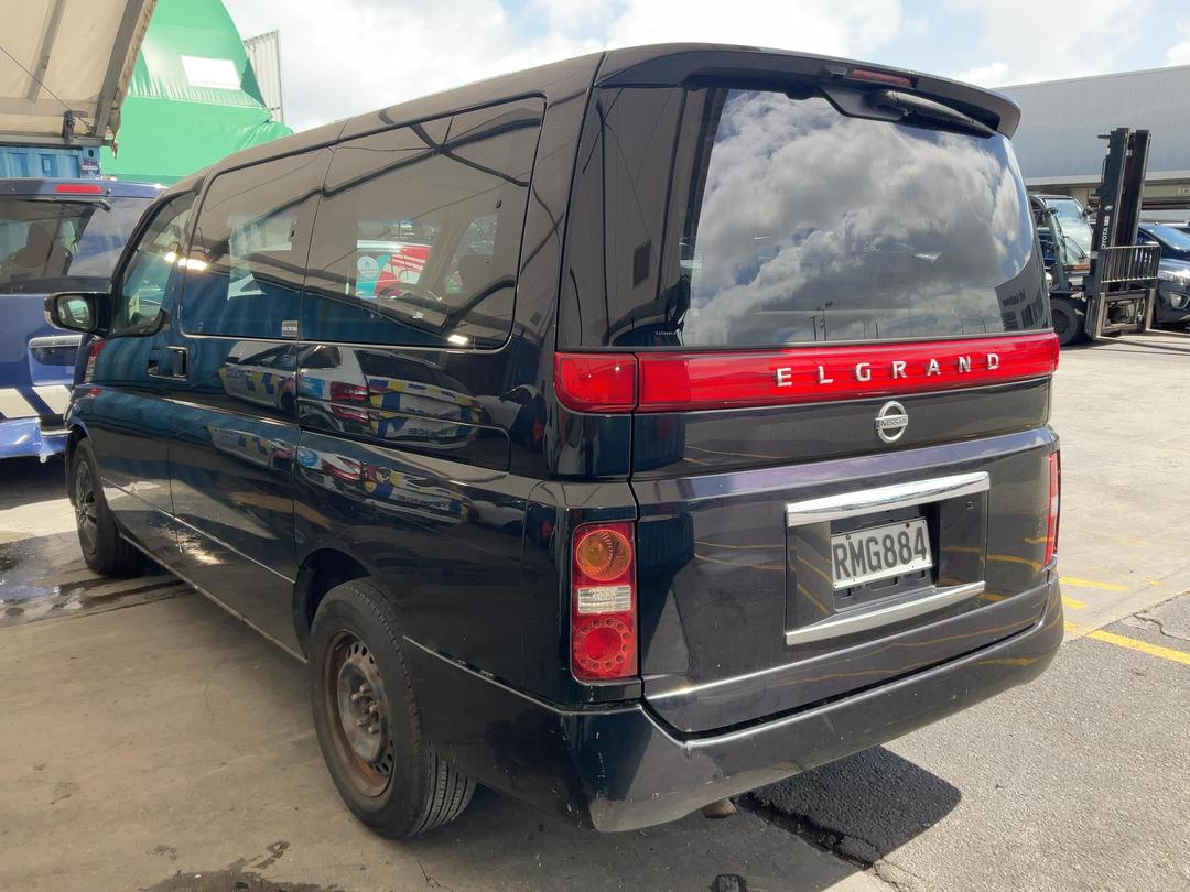 Photo '4' of Nissan Elgrand Photo '4' of Nissan Elgrand