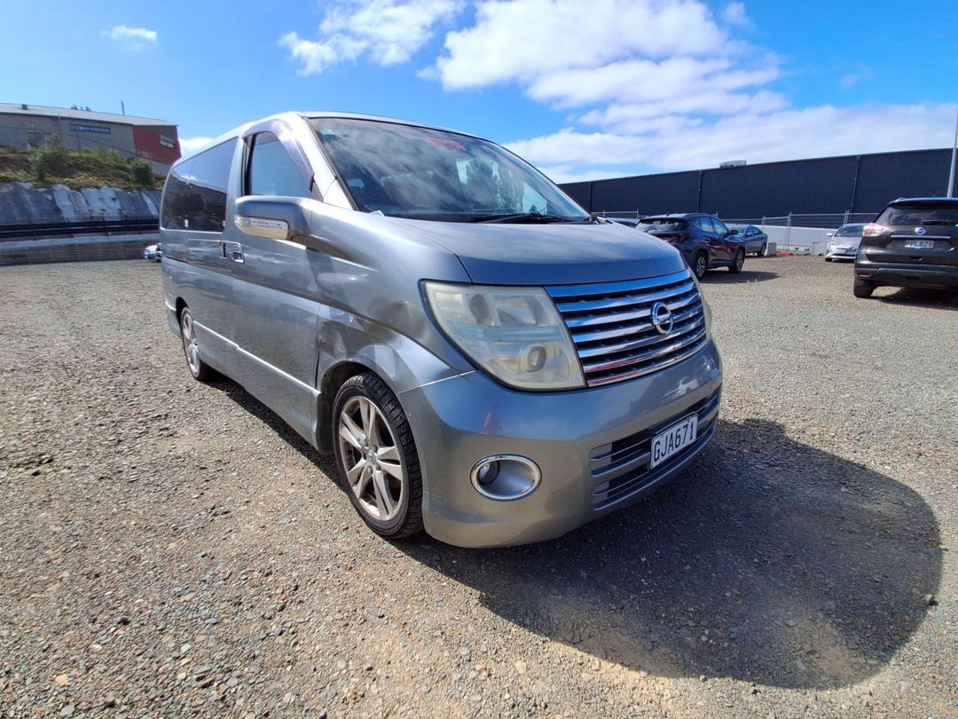 Photo '2' of Nissan Elgrand
