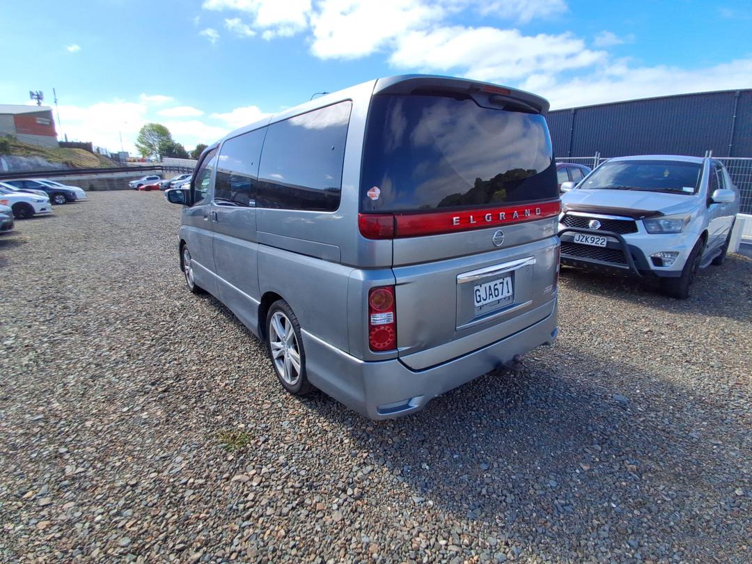 Photo '6' of Nissan Elgrand