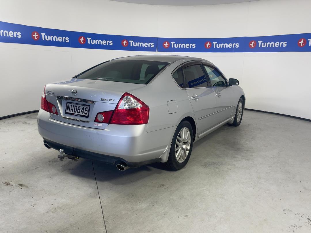 Photo '7' of Nissan Fuga