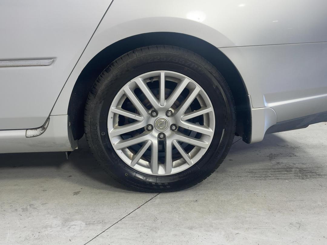 Photo '11' of Nissan Fuga