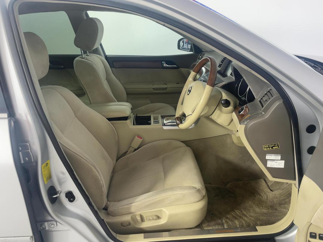 Photo '16' of Nissan Fuga