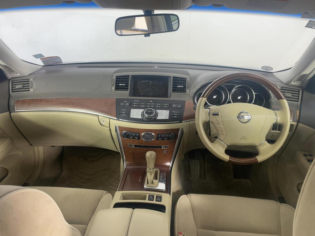 Photo '17' of Nissan Fuga