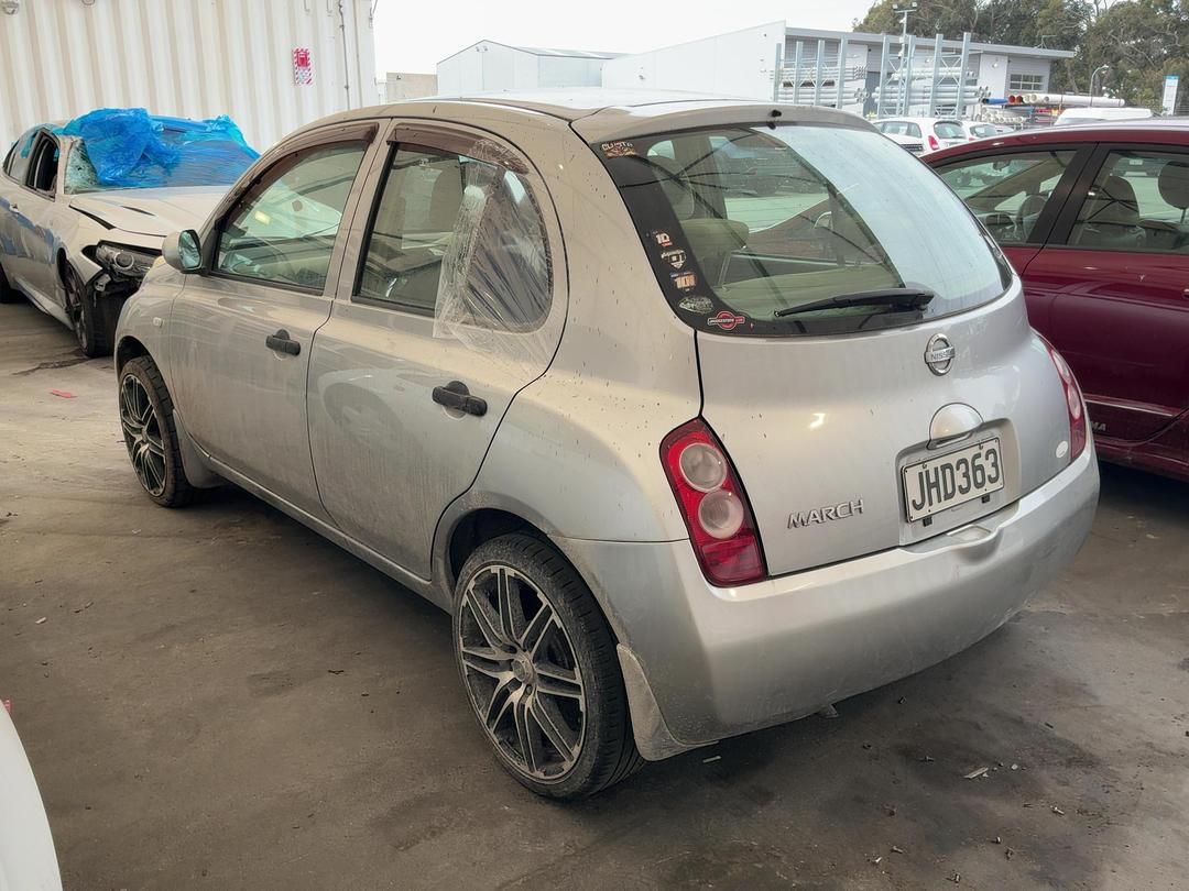 Photo '5' of Nissan March