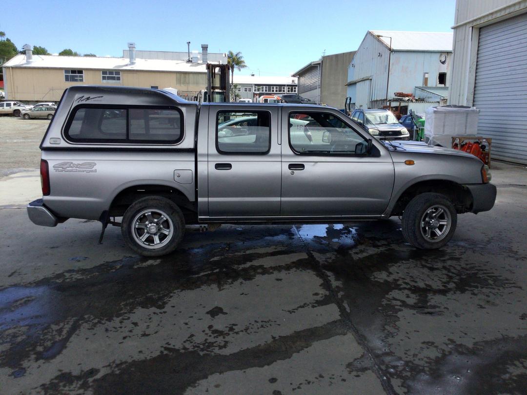 Photo '8' of Nissan Navara DC W/S AIR