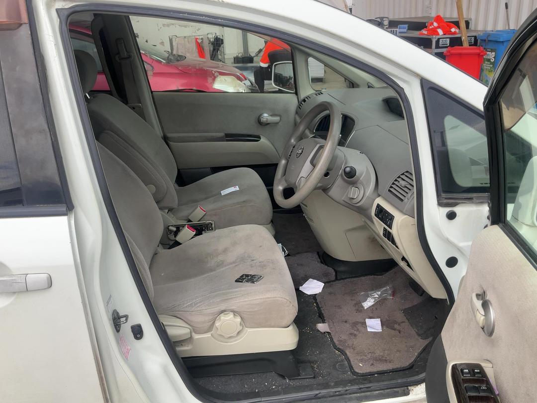 Photo '18' of Nissan Presage Photo '18' of Nissan Presage