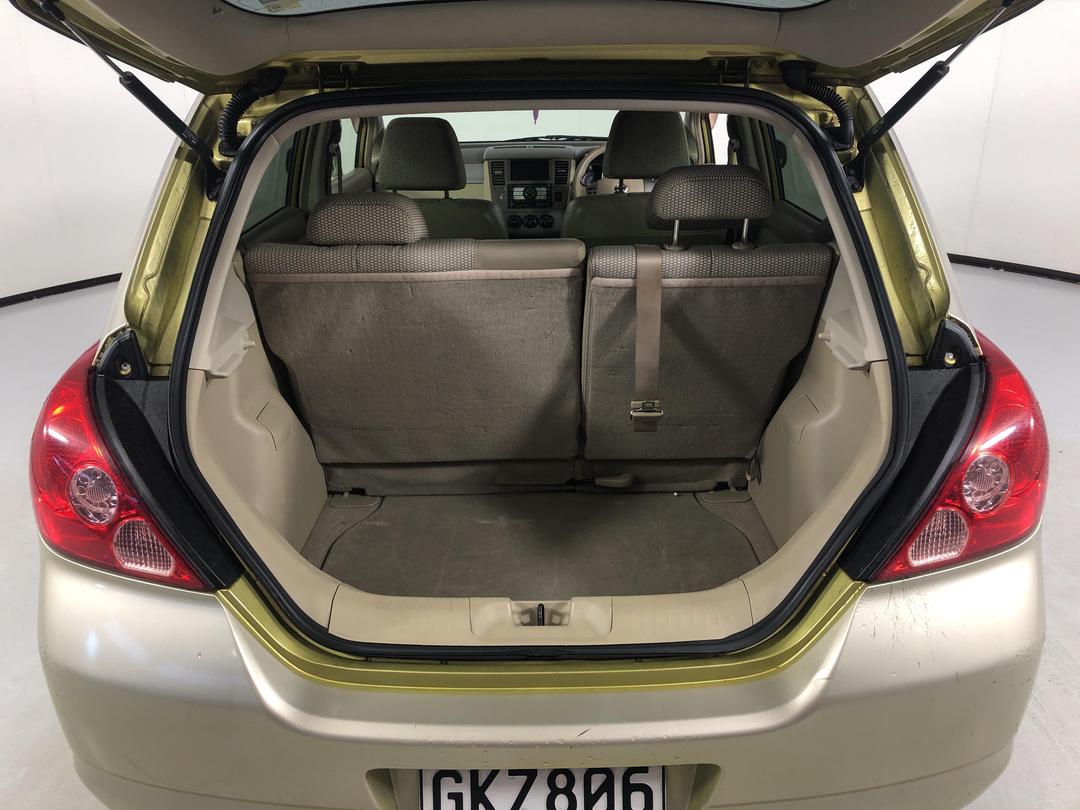 Photo '12' of Nissan Tiida