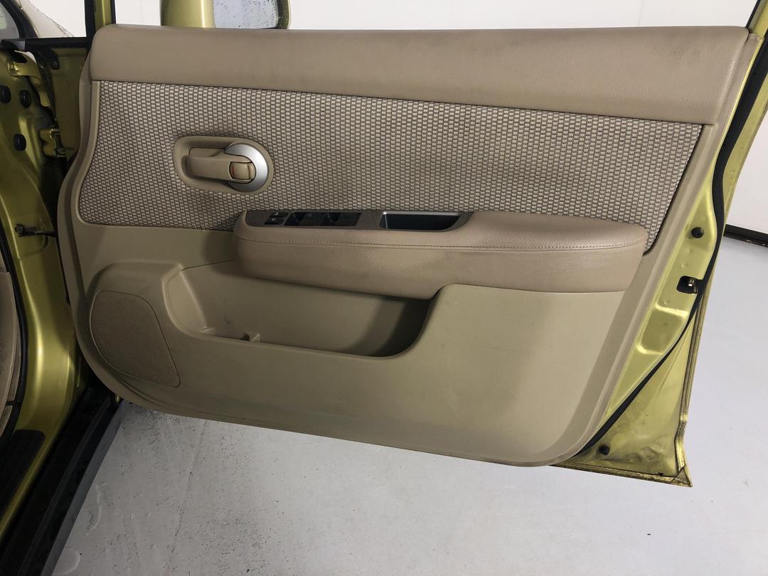 Photo '13' of Nissan Tiida