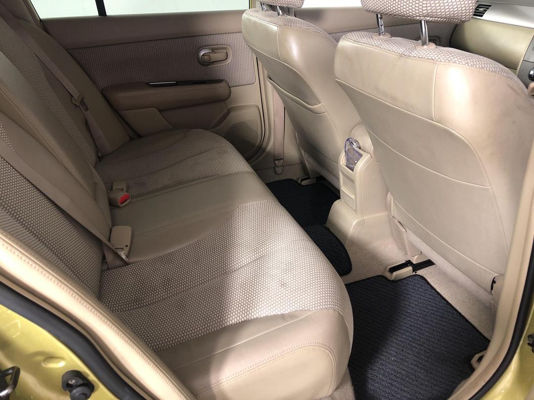 Photo '18' of Nissan Tiida